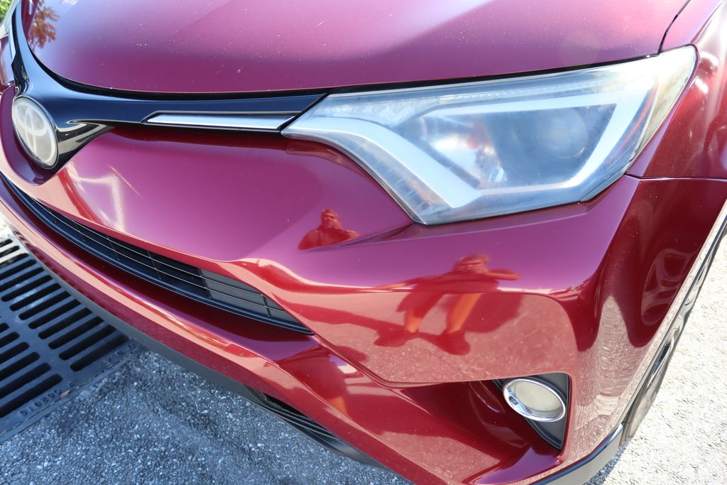 Thumbnail: 2018 Toyota RAV4 - 3