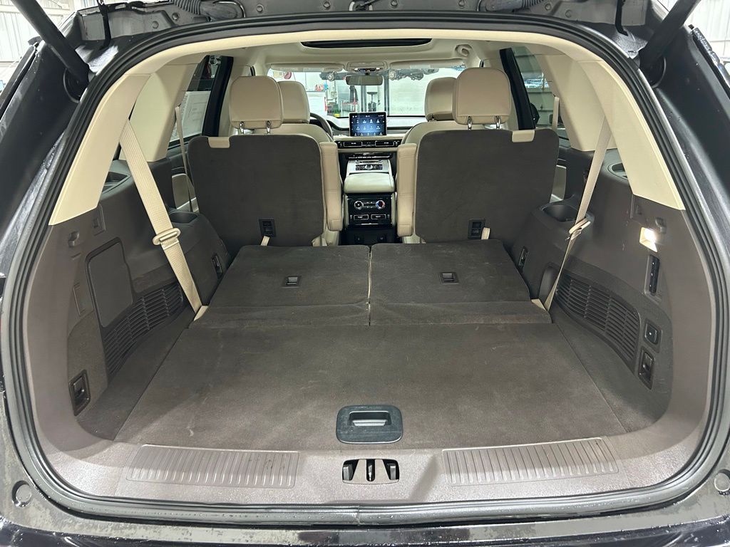used 2023 Lincoln Aviator car, priced at $41,935