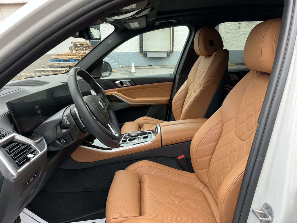 Thumbnail: 2024 BMW X5 - 11