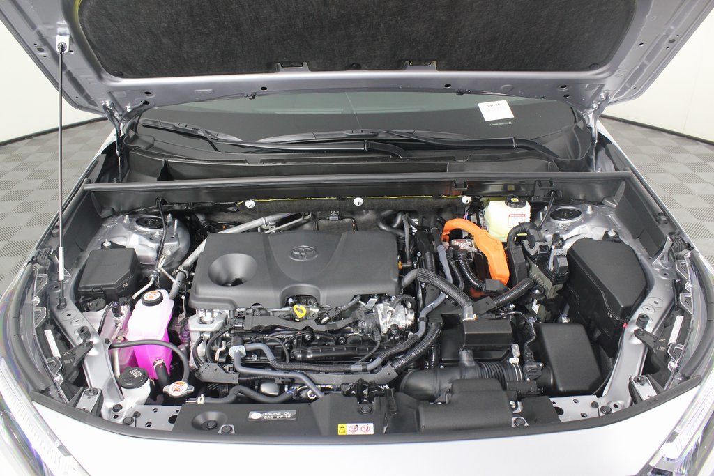 2025 Toyota RAV4 LE 9