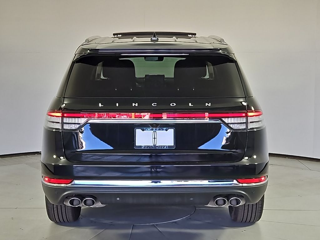 Thumbnail: 2023 Lincoln Aviator - 8