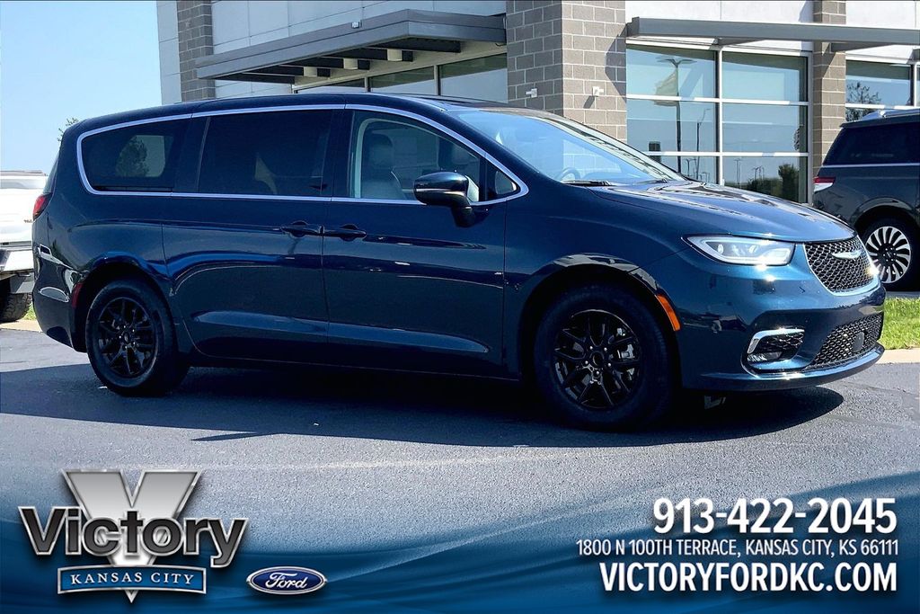 2023 Chrysler Pacifica Touring L