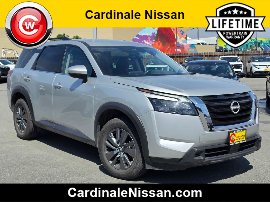 2025 Nissan Pathfinder SV