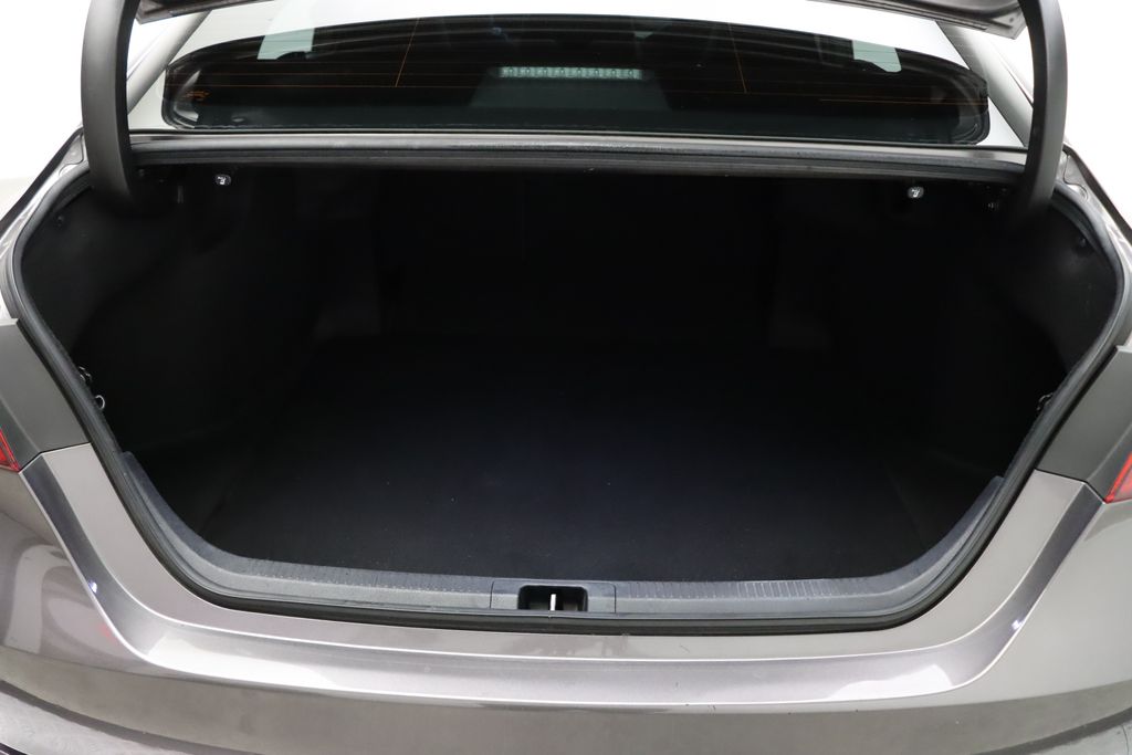 2022 Toyota Camry SE 22