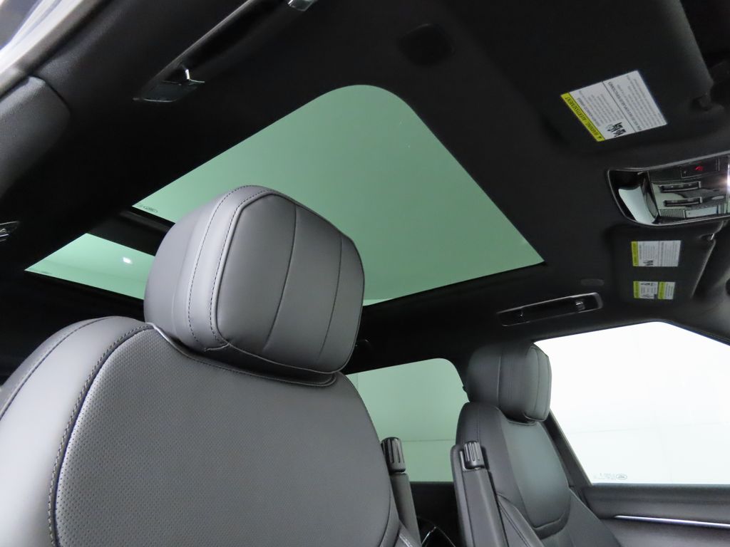 Thumbnail: 2025 Land Rover Range Rover - 19