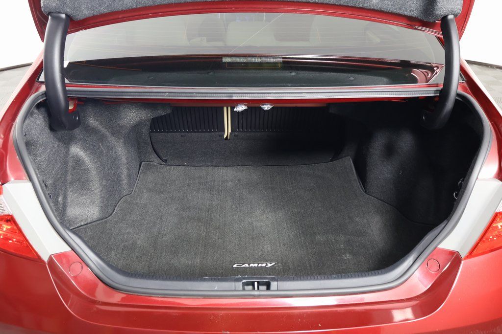2017 Toyota Camry LE 14