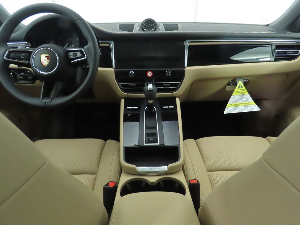 Thumbnail: 2025 Porsche Macan - 16
