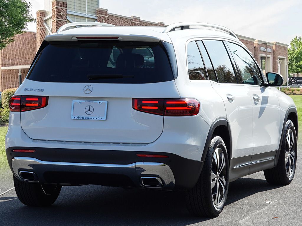 Thumbnail: 2026 Mercedes-Benz GLB - 6