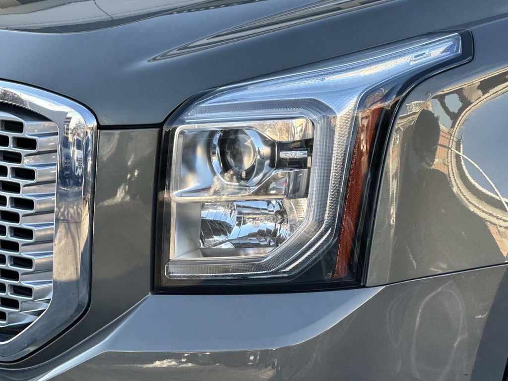 Thumbnail: 2017 GMC Yukon - 3