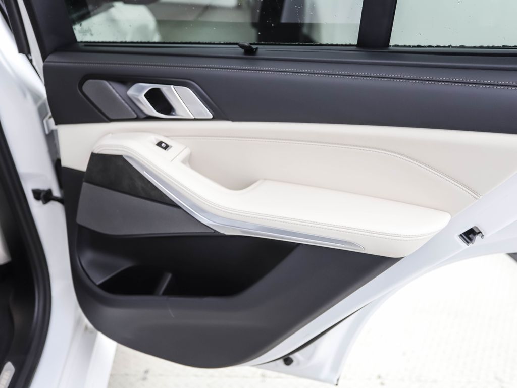 Thumbnail: 2024 BMW X5 - 24