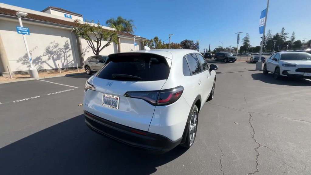 Thumbnail: 2026 Honda HR-V - 8