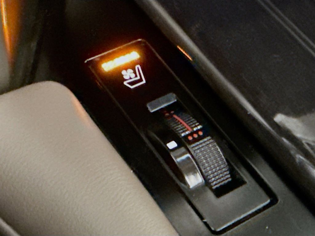 Thumbnail: 2021 Lexus GX - 20