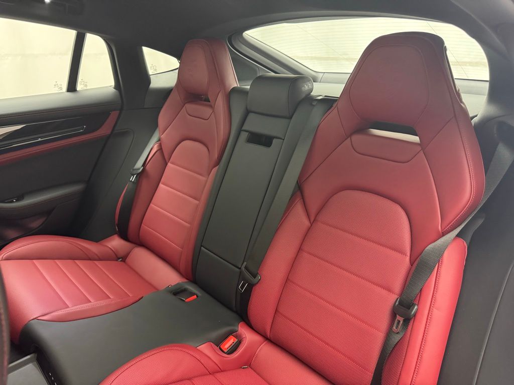 Thumbnail: 2025 Porsche Panamera - 20