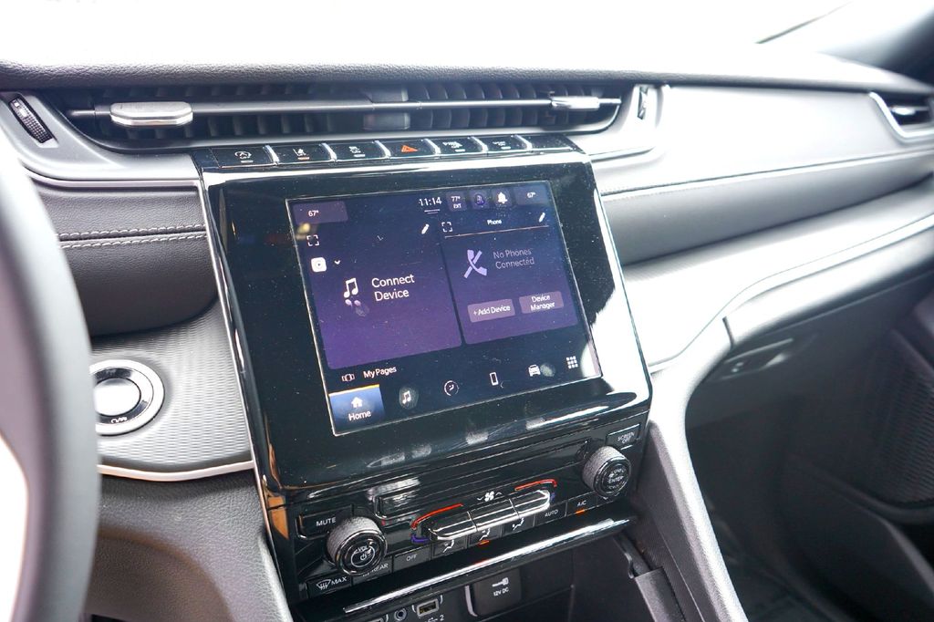 New Car 2025 Jeep Grand Cherokee  Laredo For Sale Under $30,000 In Taylor, Texas