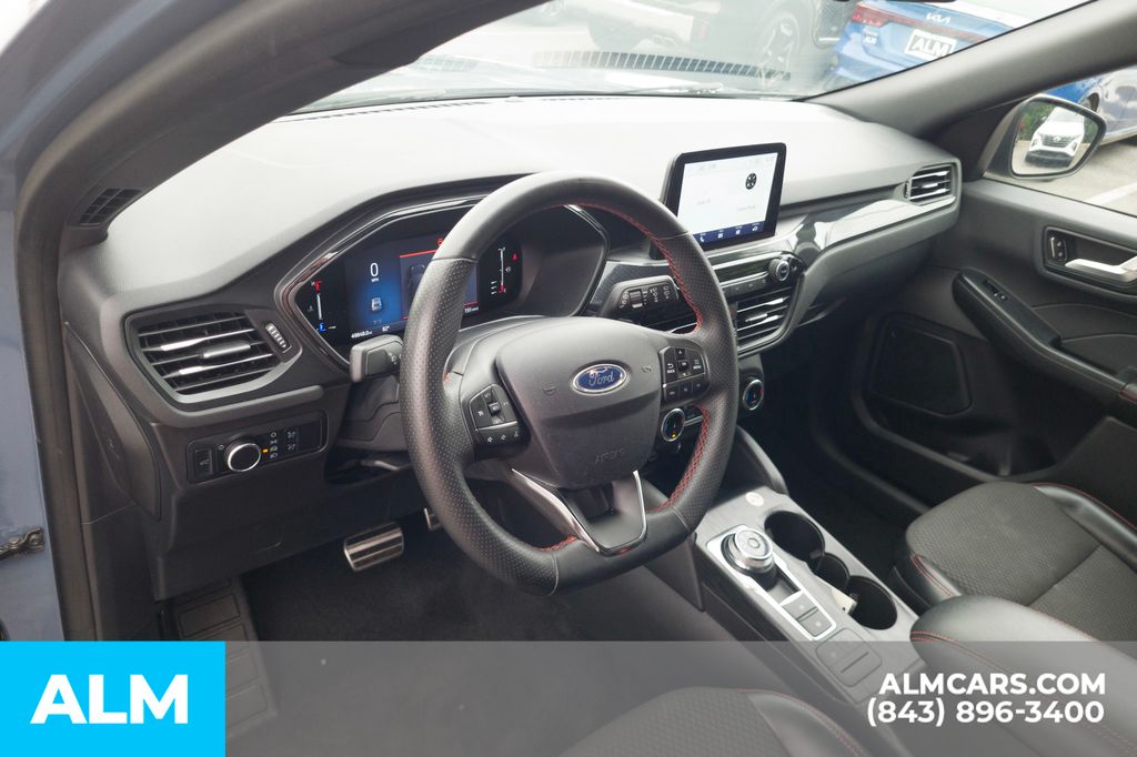 2024 Ford Escape ST-Line photo 15