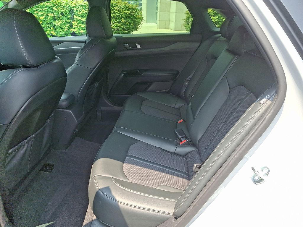 2024 Kia K5 GT-Line 10