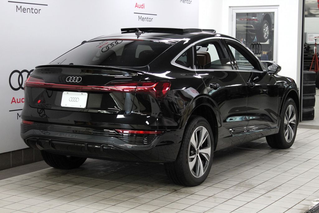 2024 Audi Q8 e-tron Premium Plus 6