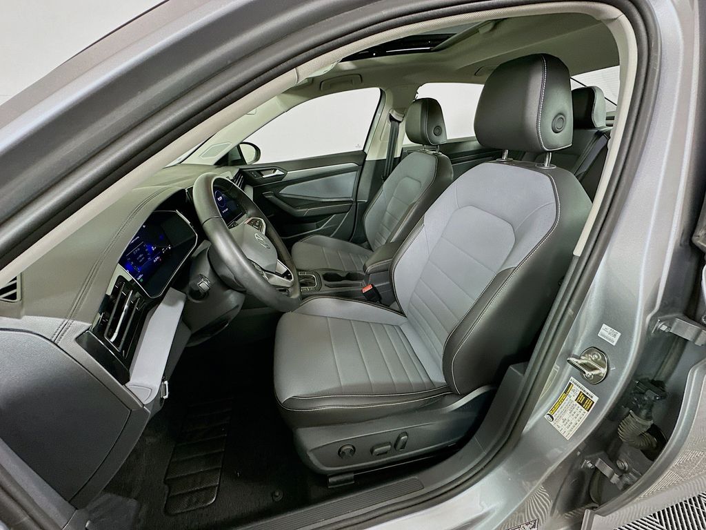 Thumbnail: 2025 Volkswagen Jetta - 20