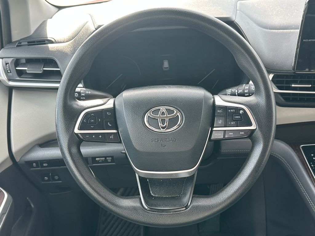 2021 Toyota Sienna LE