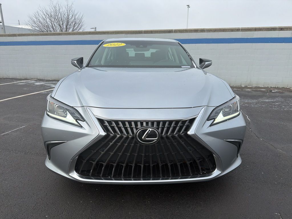 Thumbnail: 2022 Lexus ES - 8