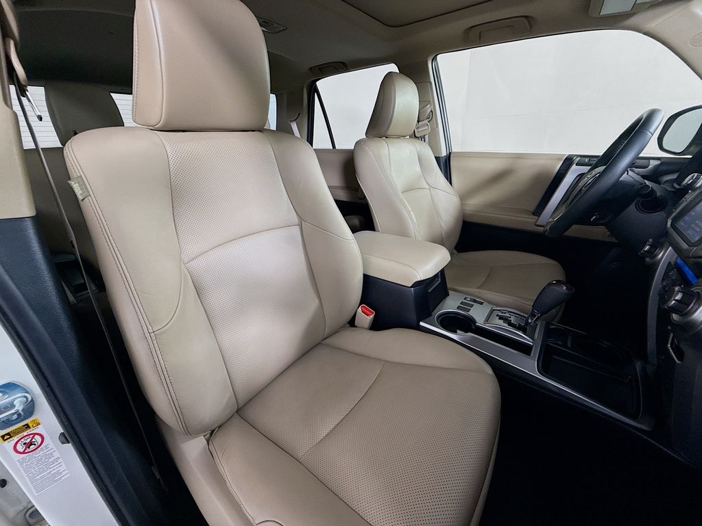 Thumbnail: 2016 Toyota 4Runner - 28