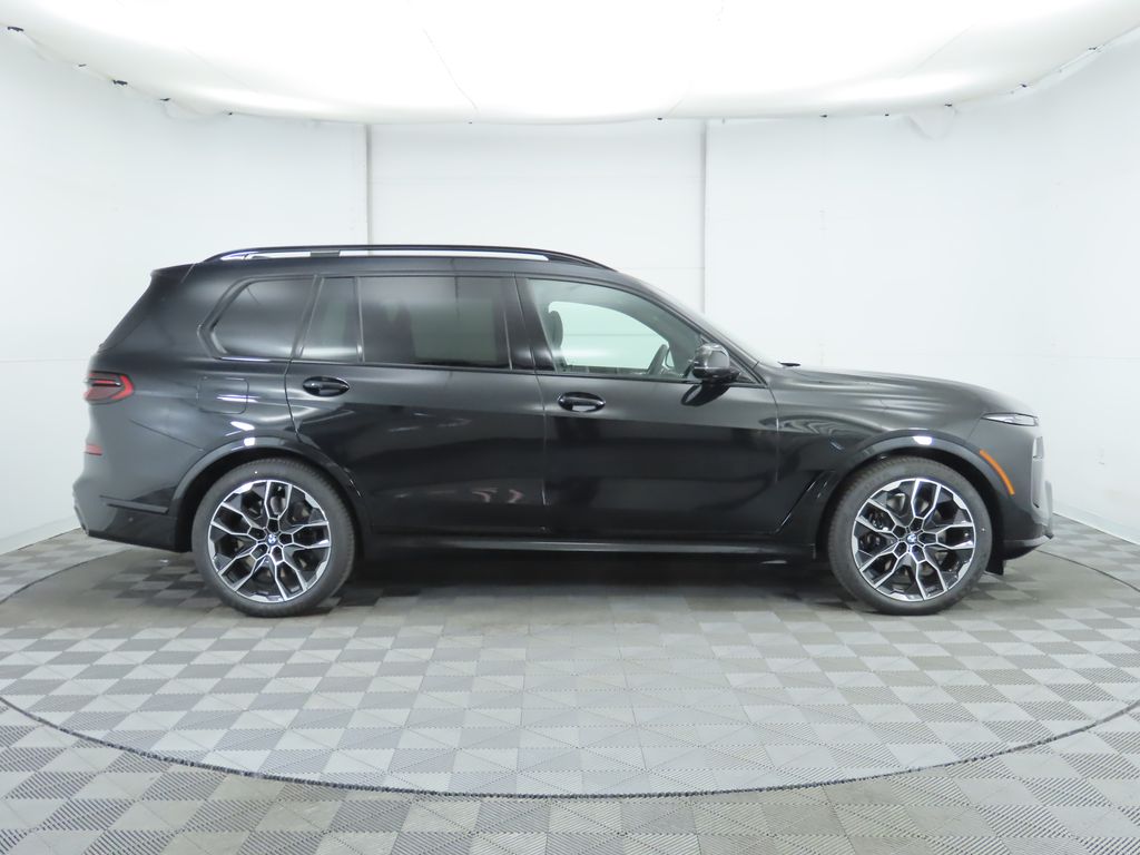 2025 BMW X7 M60i 4