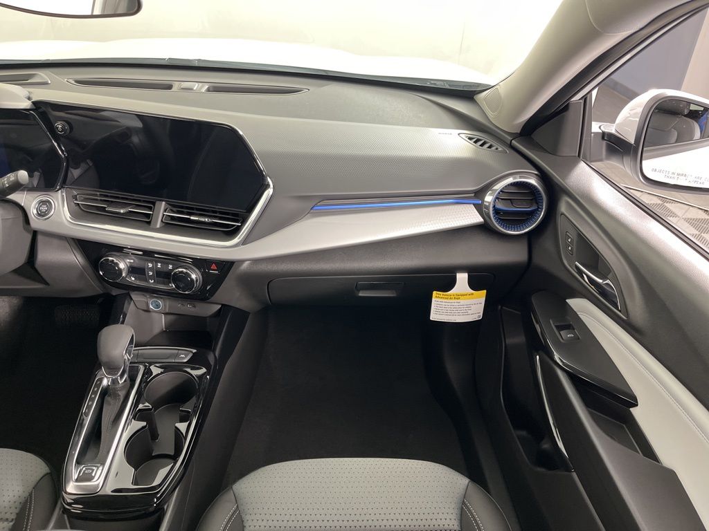 Thumbnail: 2026 Chevrolet Trax - 14