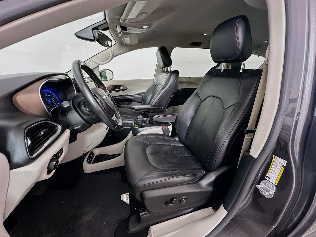 2019 Chrysler Pacifica Touring L 20