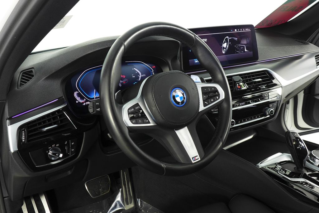 Thumbnail: 2023 BMW 5 Series - 30