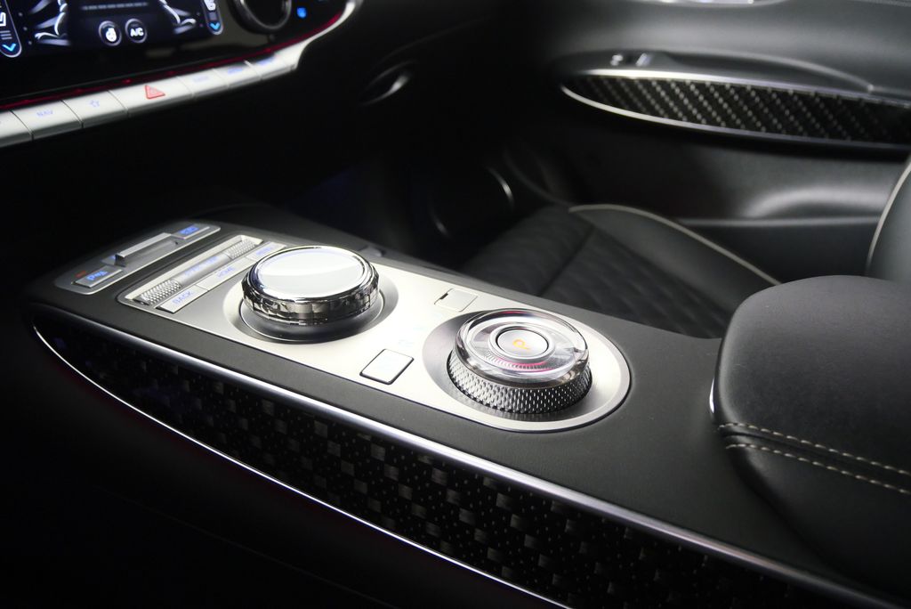 Thumbnail: 2024 Genesis GV70 - 28