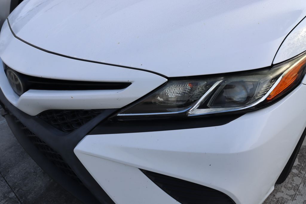 Thumbnail: 2018 Toyota Camry - 3