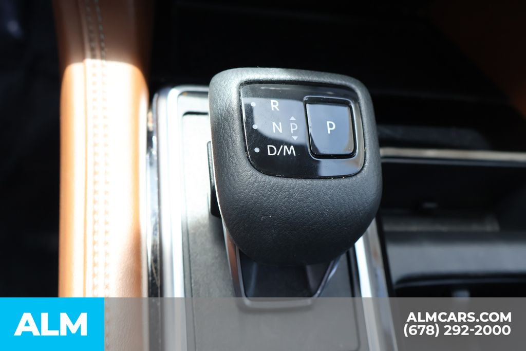 Used 2023 Beige Nissan Platinum image 34