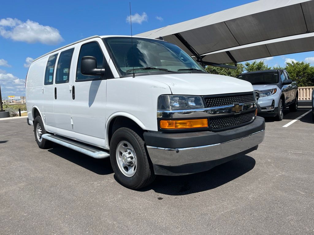 Thumbnail: 2025 Chevrolet Express - 3
