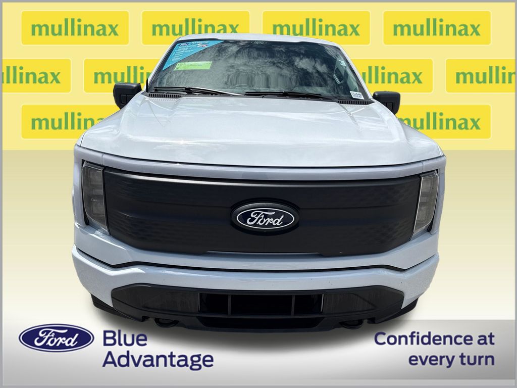 Certified Used 2025 White Ford XLT image 11