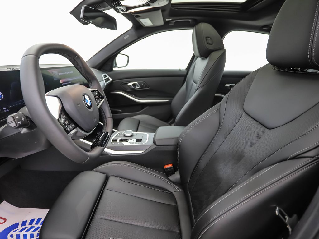 Thumbnail: 2026 BMW 3 Series - 12