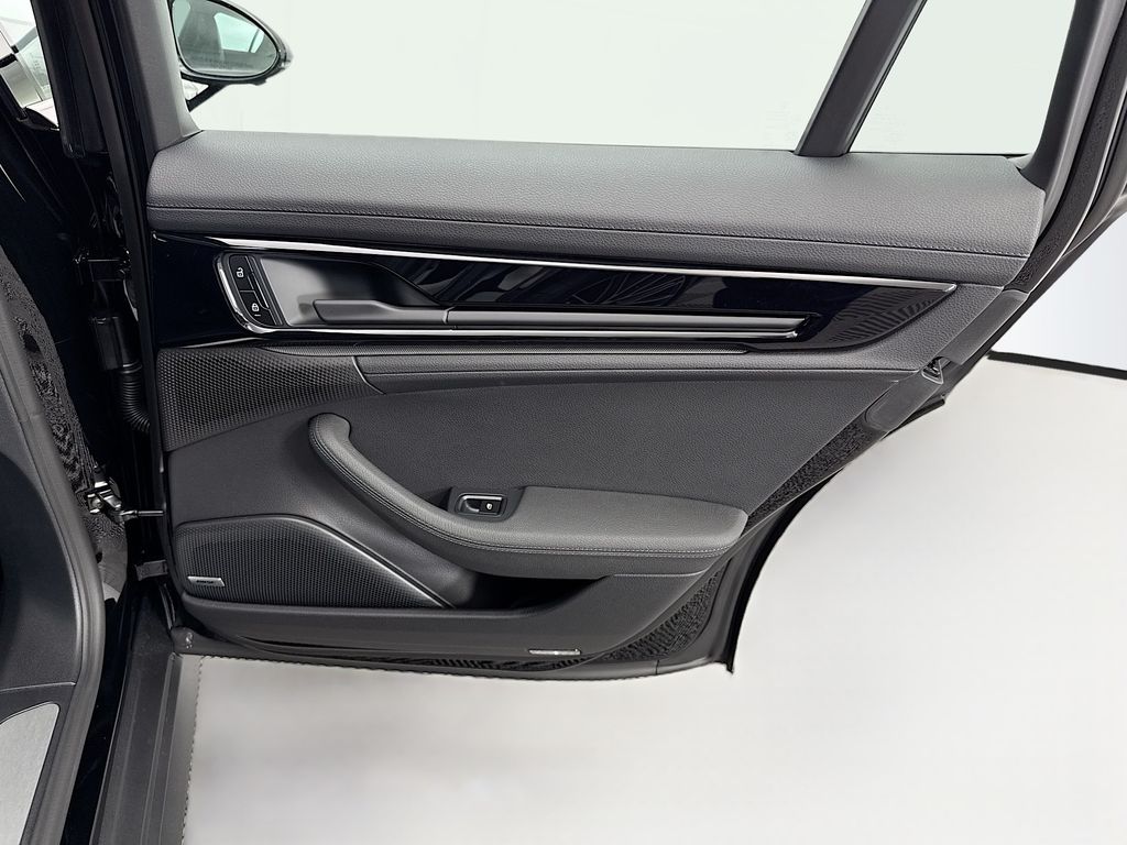 Thumbnail: 2026 Porsche Panamera - 28