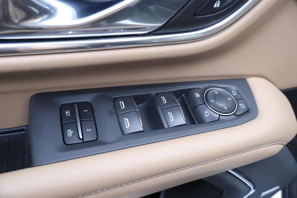 Thumbnail: 2023 Chevrolet Suburban - 17