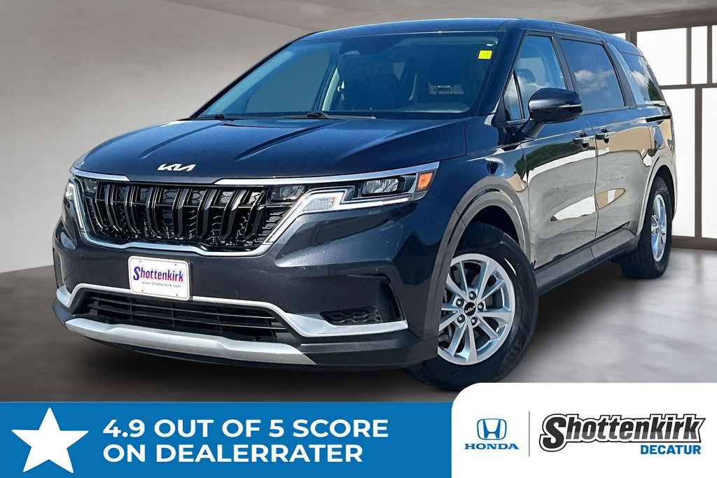 2024 Kia Sedona LX's photo