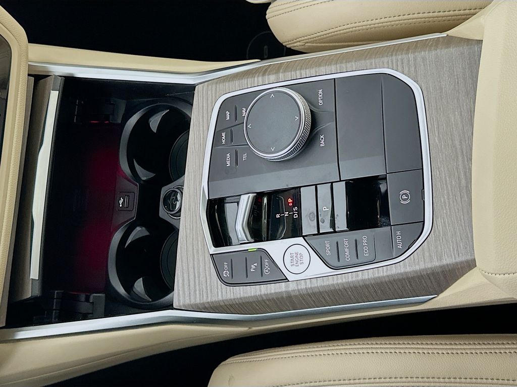 Thumbnail: 2025 BMW 3 Series - 17