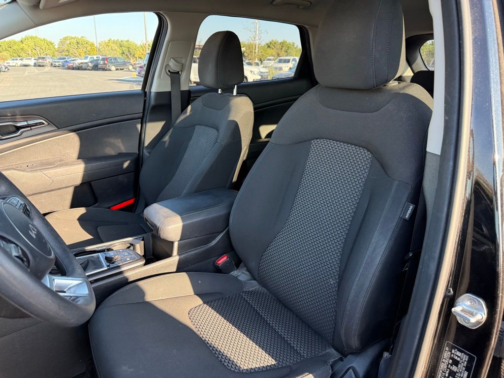 Thumbnail: 2023 Kia Sportage - 8