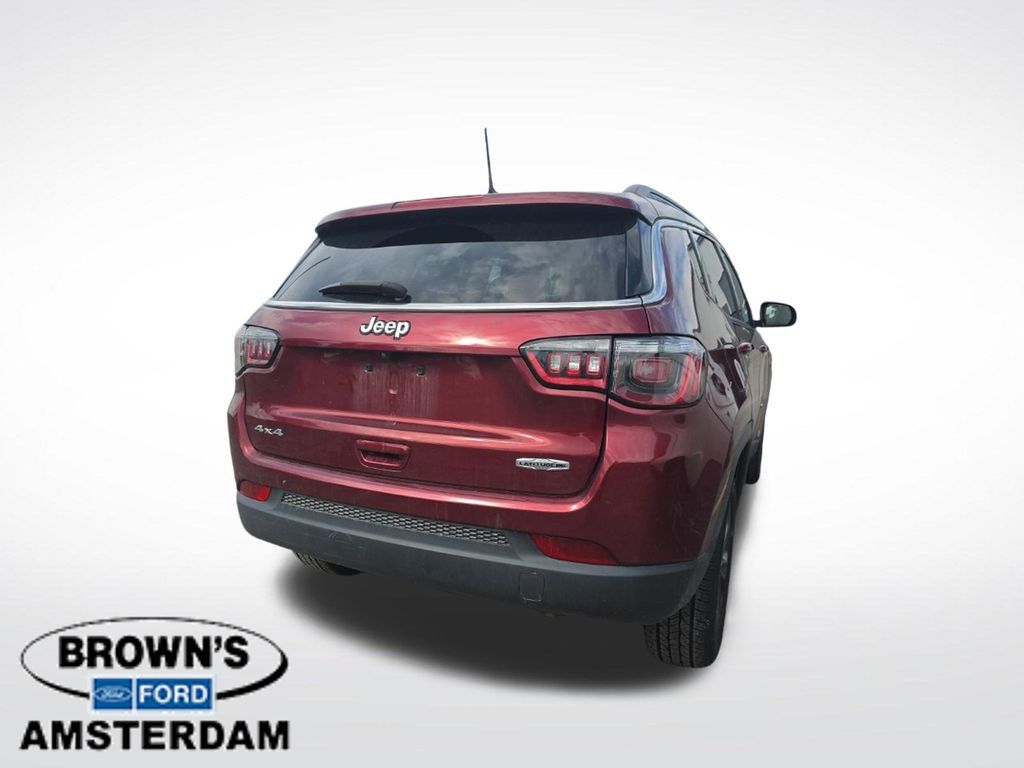2022 Jeep Compass Latitude Lux - 5