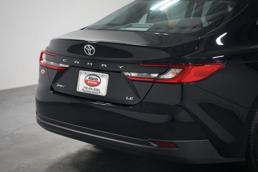 2025 Toyota Camry LE 9