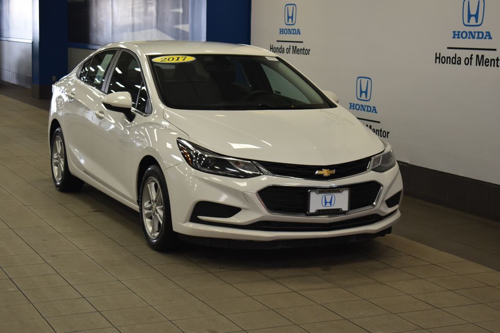 2017 Chevrolet Cruze LT 9