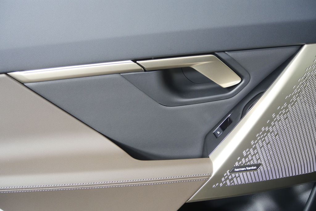 Thumbnail: 2026 BMW i5 - 13