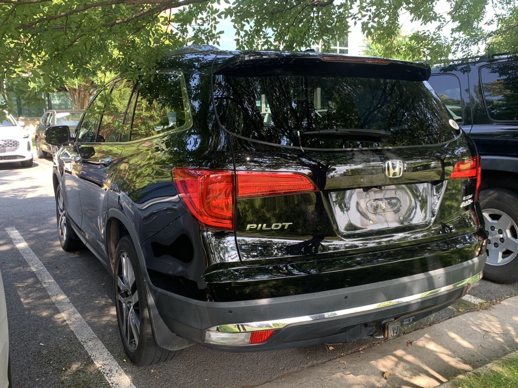 Thumbnail: 2017 Honda Pilot - 12