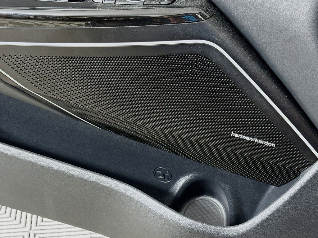 Thumbnail: 2018 Kia Cadenza - 19
