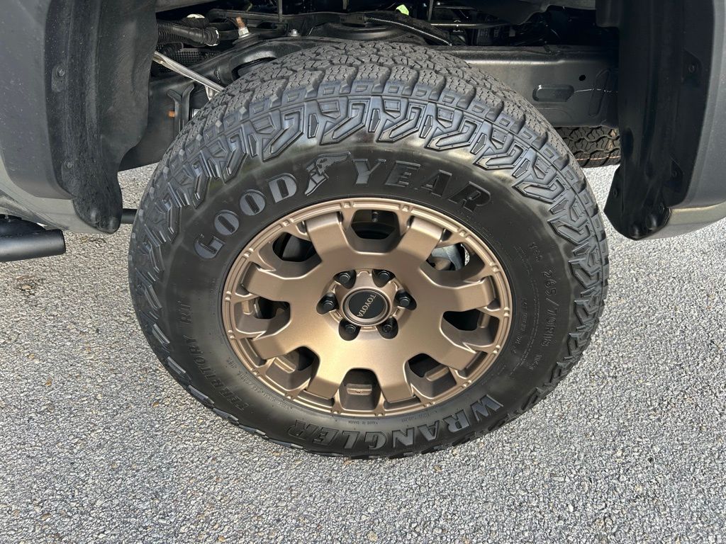 Thumbnail: 2025 Toyota Tacoma - 10