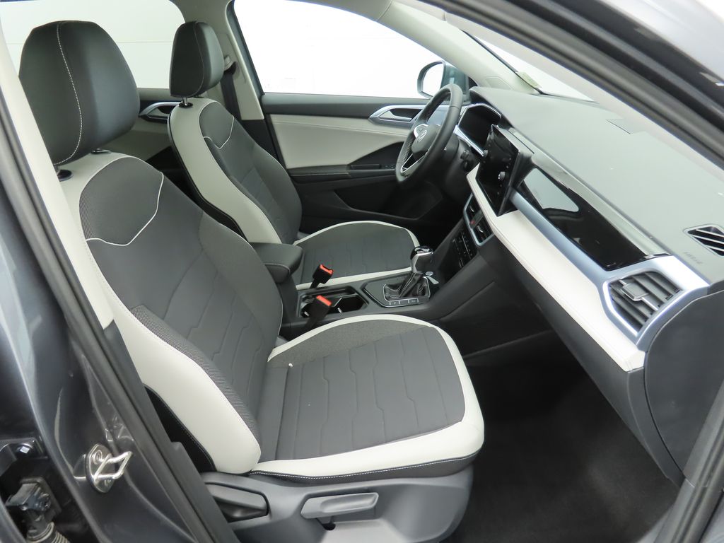 Thumbnail: 2025 Volkswagen Taos - 20