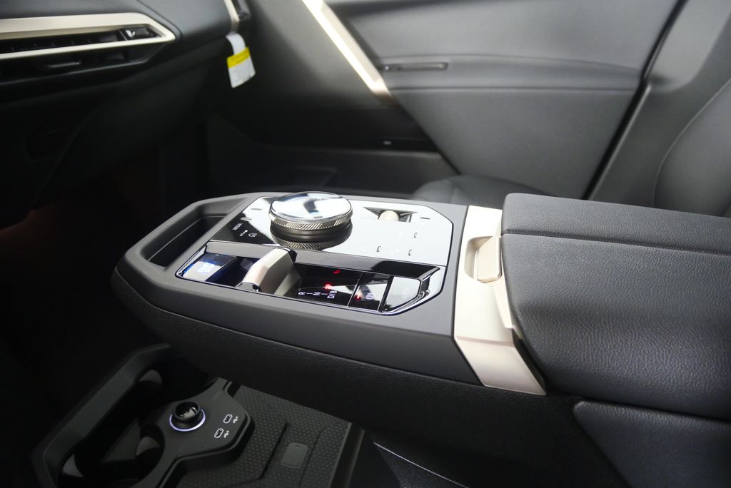 Thumbnail: 2026 BMW iX - 22
