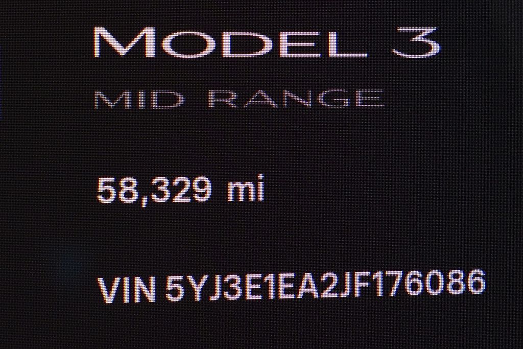 Thumbnail: 2018 Tesla Model 3 - 31